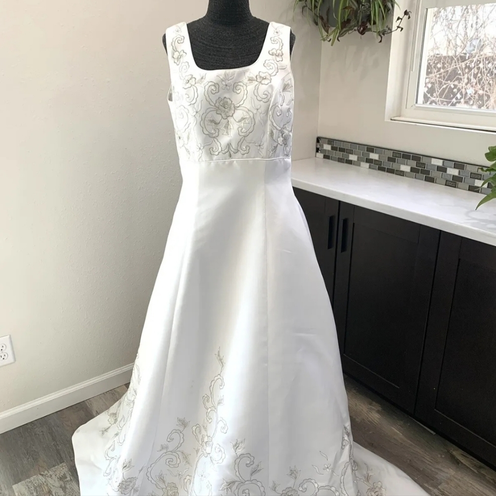 Size 16 Sample wedding dress